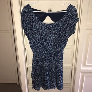 Short sleeve dress